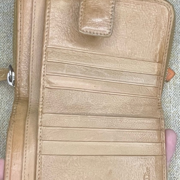Christian Dior Remove before flight wallet. - Picture 6 of 7